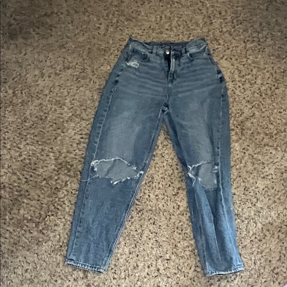 American Eagle Relaxed Mom Jean.  Blue Distressed Women Jeans